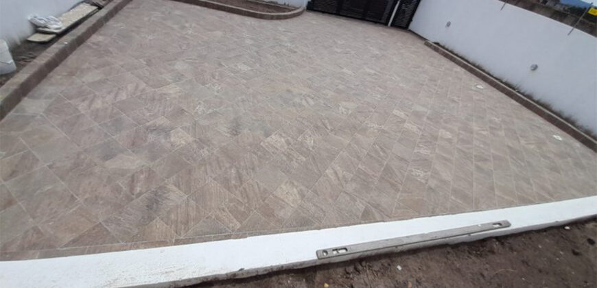 4 bedroom house for sale at Lakeside