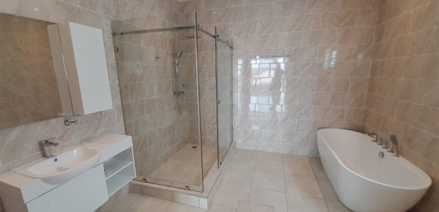 4 bedroom house for sale at Lakeside