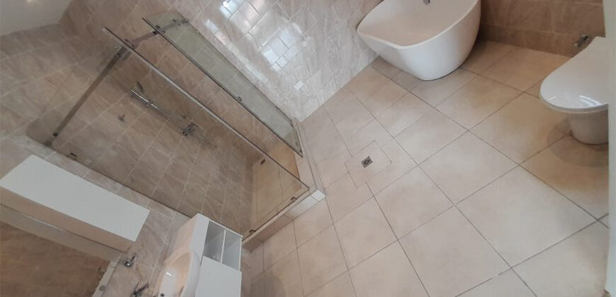 4 bedroom house for sale at Lakeside