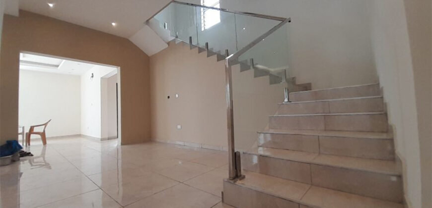 4 bedroom house for sale at Lakeside