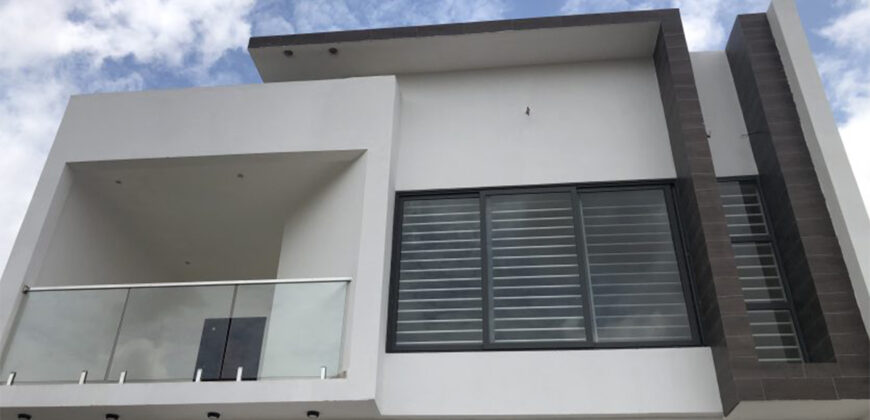 4 bedroom house for sale at Lakeside