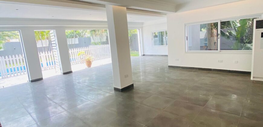 Prime 5-Bedroom Executive Residence in Labone